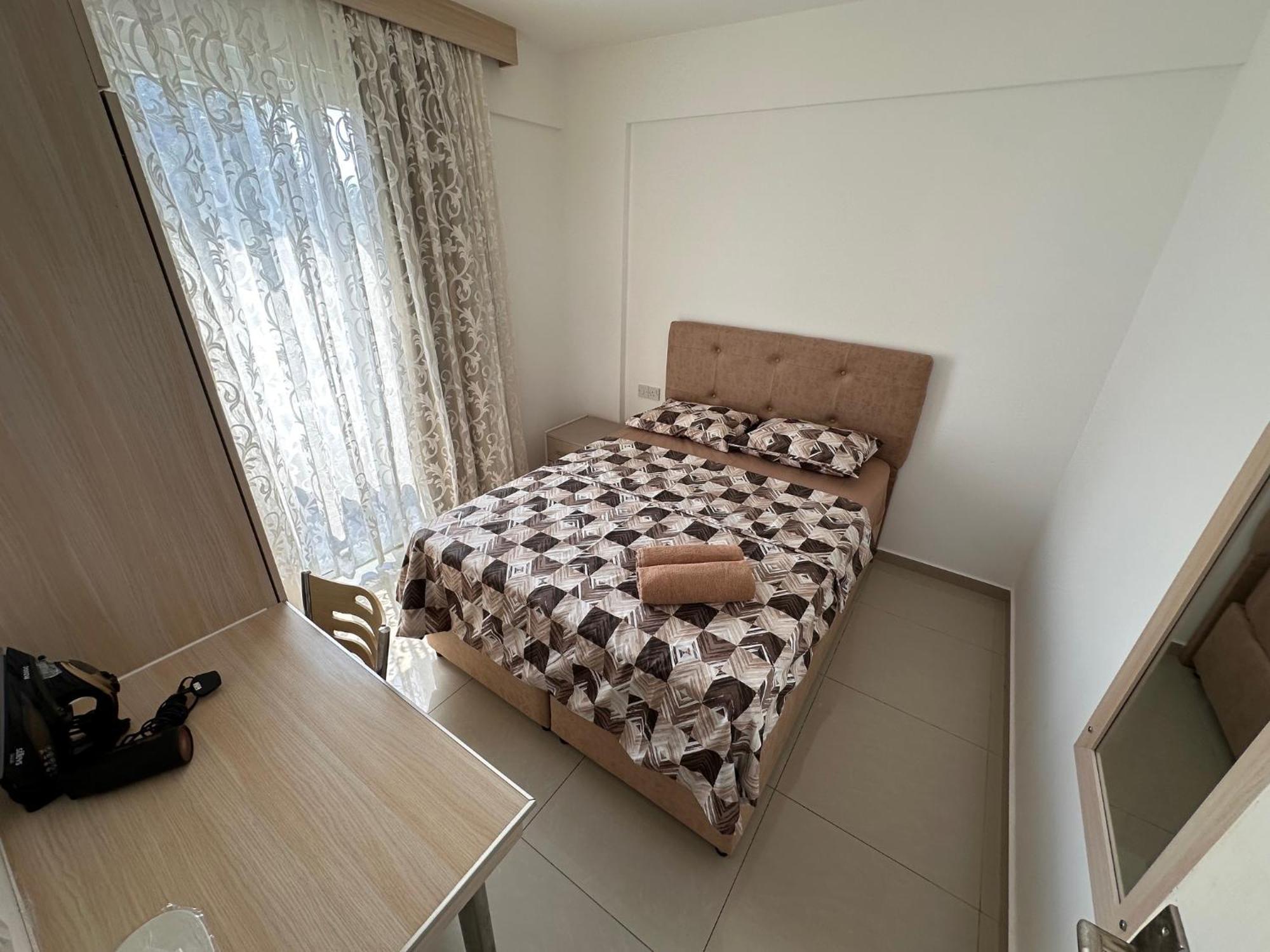 Daire Kyrenia Center, 2 Bedroom, 1 Living Room, Residential *